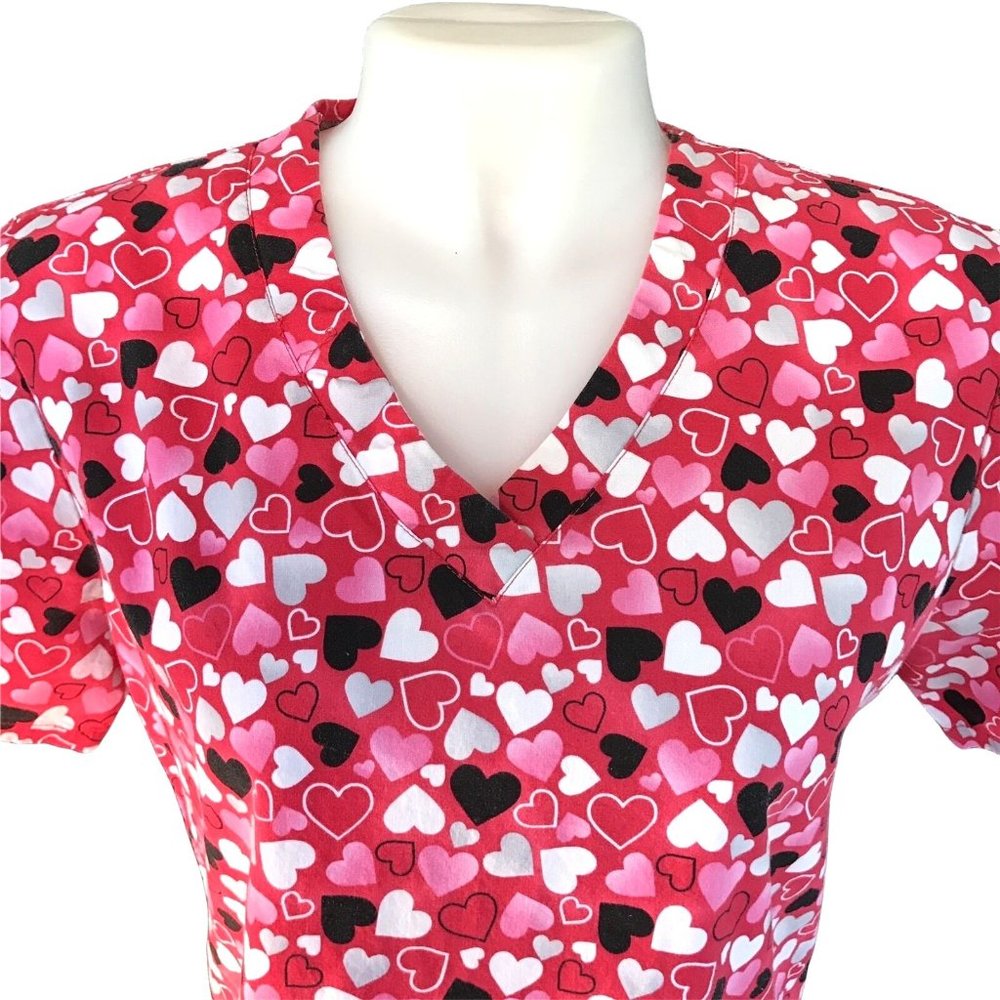 SB Scrubs Hearts Love cotton SMALL Slant pockets NO side Vents Short Slv